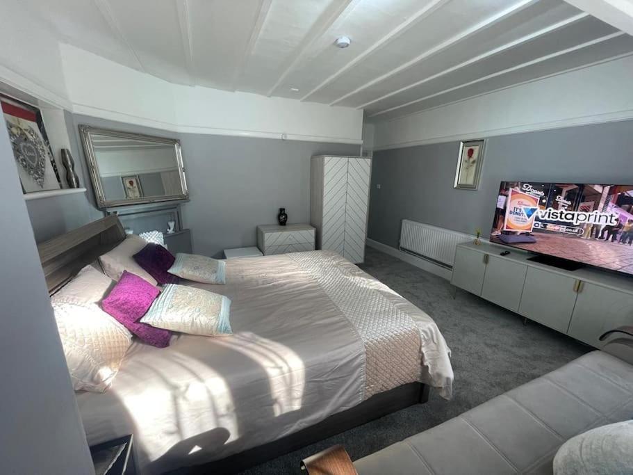 Tripple Bs Apartment