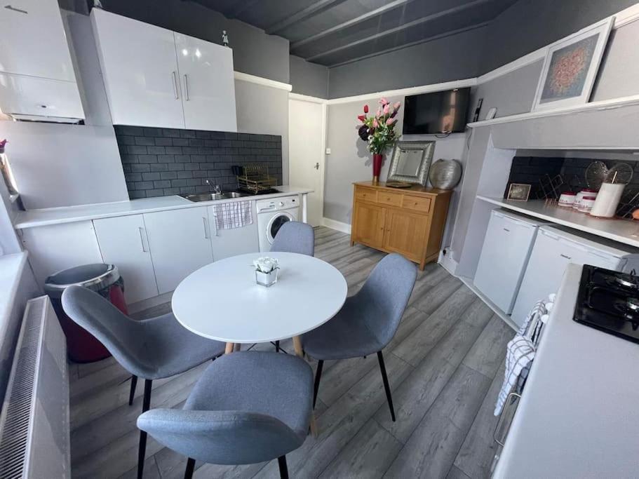 Tripple Bs Apartment South Norwood